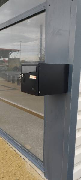 Pose de boîte aux lettres à Bordeaux Lac par votre serrurier local et responsable de Bordeaux